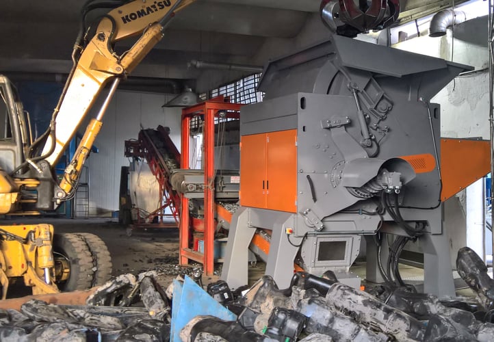 GL620/21 Single-Shaft Grinder with Hydraulic Drive