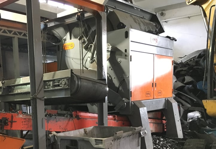 GL620/21 Single-Shaft Grinder with Hydraulic Drive
